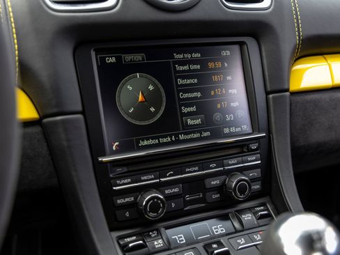 Certified 2016 Porsche Boxster Spyder RWD image 37