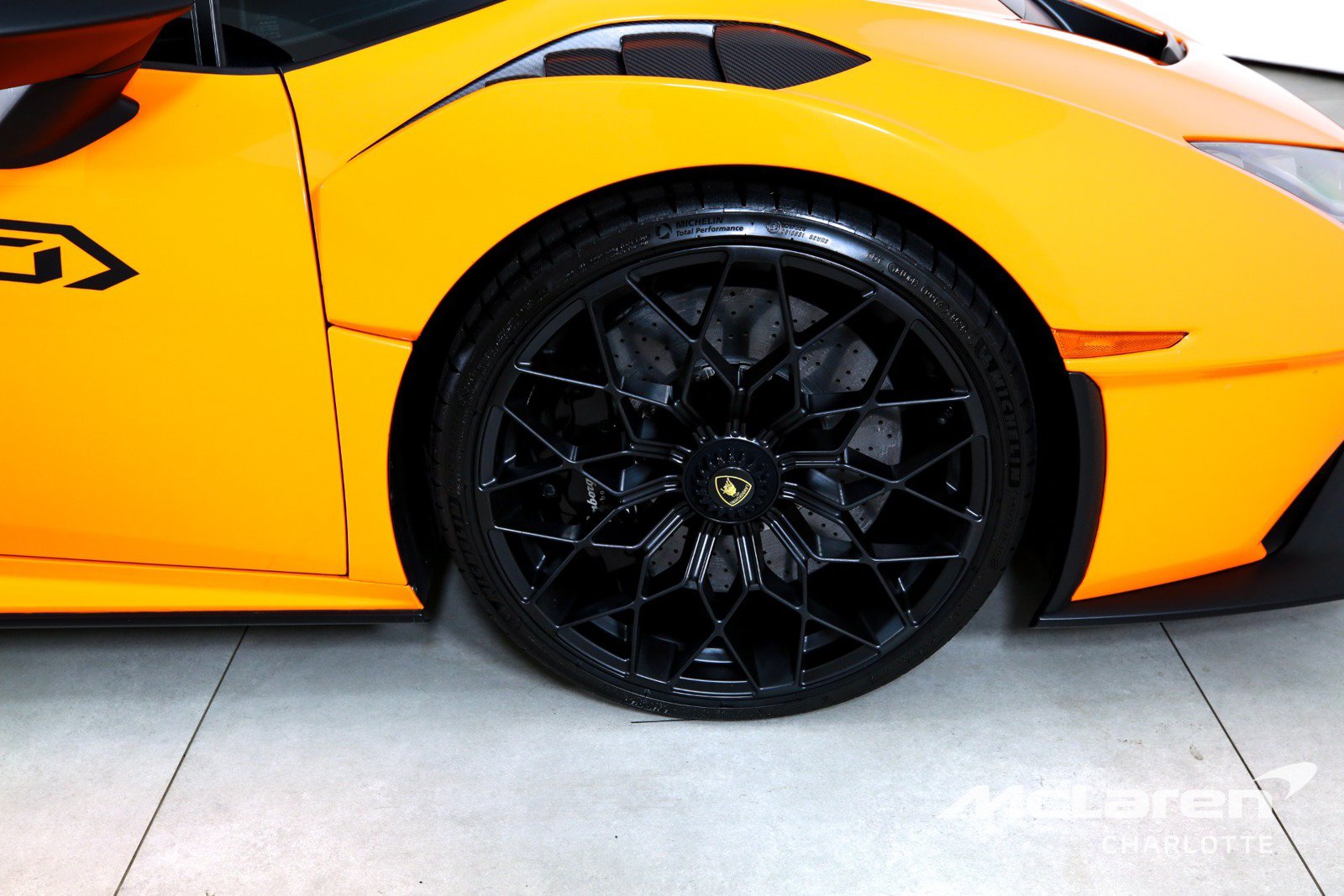 Used 2022 Lamborghini Huracan STO RWD image 23
