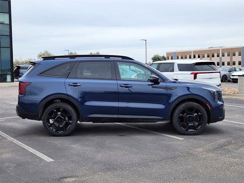 New 2025 Kia Sorento X-Line EX image 2