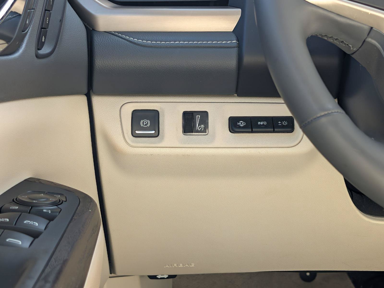 Used 2023 GMC Acadia Denali w/ Denali Ultimate Package AWD/4WD image 16
