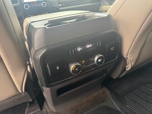 Used 2018 Ford Expedition Limited w/ Equipment Group 302A RWD image 17