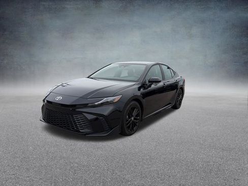 Used 2025 Toyota Camry SE image 13