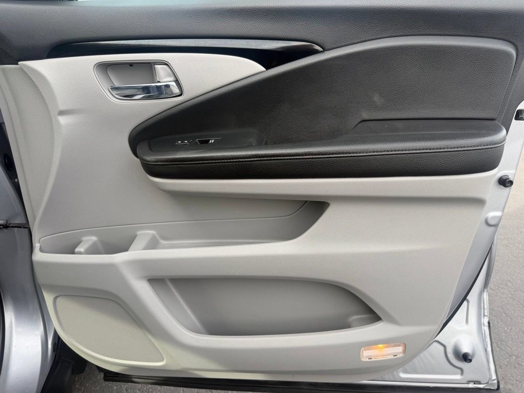 Used 2021 Honda Pilot Elite image 68