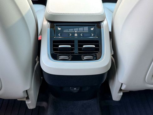Used 2022 Volvo XC90 T5 Momentum w/ Climate Package image 22