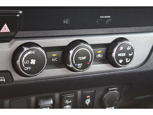 Used 2019 Toyota Tacoma TRD Off-Road image 24