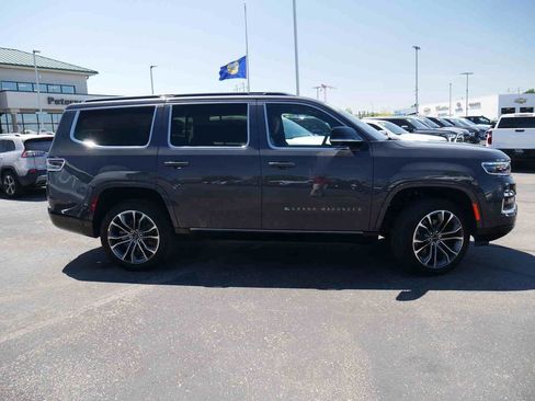 Used 2024 Jeep Grand Wagoneer Series III AWD/4WD image 25