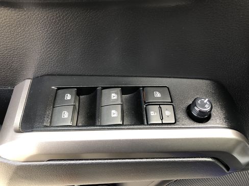 Used 2023 Toyota Tacoma SR5 AWD/4WD image 12