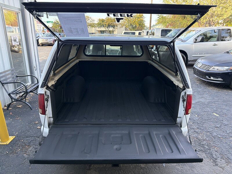 Used 2002 Chevrolet S10 Pickup 2WD Extended Cab image 19