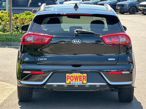 Used 2017 Kia Niro LX FWD image 5