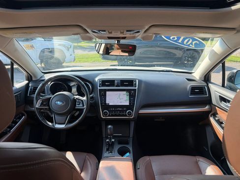 Used 2018 Subaru Outback 3.6R Touring AWD/4WD image 18