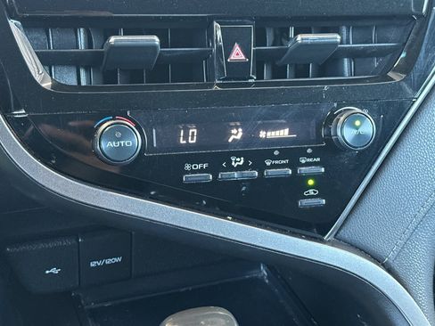 Certified 2021 Toyota Camry SE FWD image 18