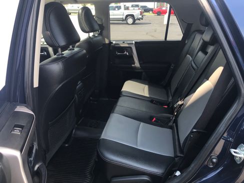 Used 2024 Toyota 4Runner SR5 Premium w/ Moonroof Package AWD/4WD image 18
