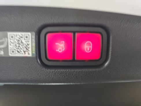 New 2026 Mercedes-Benz E 53 AMG e 4MATIC Sedan image 13