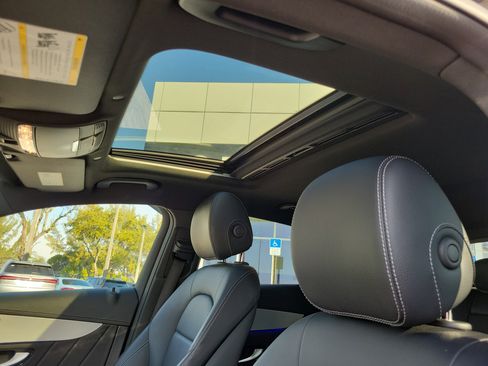 Used 2022 Mercedes-Benz GLC 300 4MATIC Coupe image 11