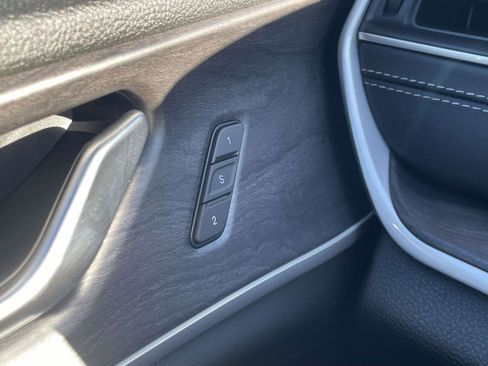 New 2025 Jeep Grand Cherokee L Limited w/ Black Appearance Package image 8