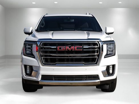 Used 2021 GMC Yukon XL SLT image 4