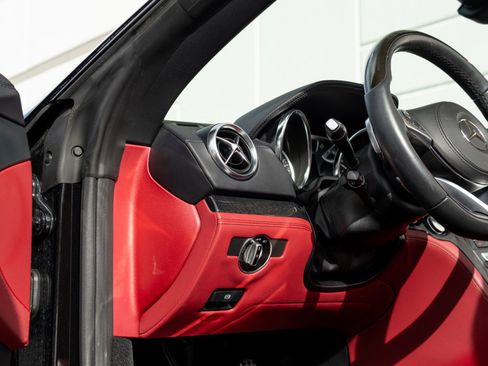 Used 2019 Mercedes-Benz SL 550 image 36