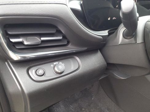 Certified 2024 Buick Envista Preferred w/ Convenience II Package image 12