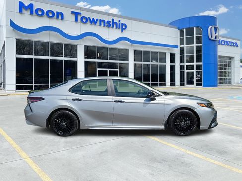 Used 2021 Toyota Camry SE AWD/4WD image 7