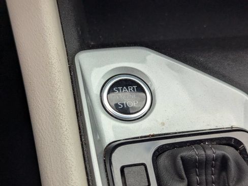 Used 2025 Nissan Altima 2.5 SV FWD image 17