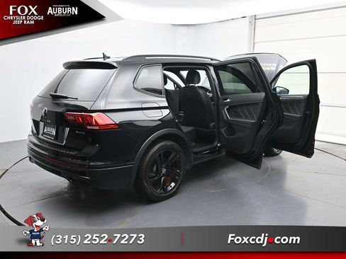 Used 2024 Volkswagen Tiguan SE R-Line AWD/4WD image 42