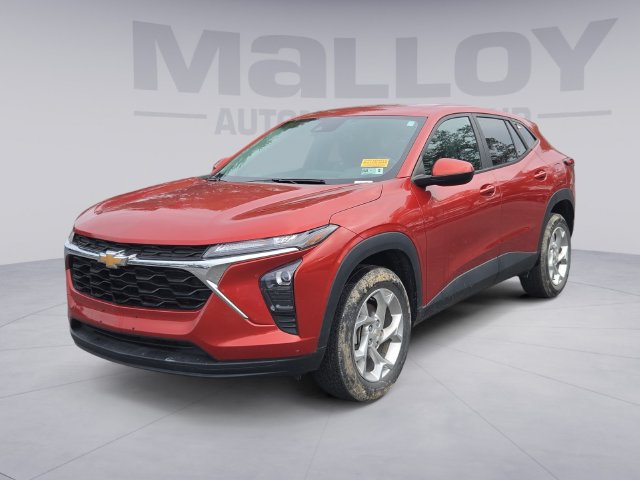 Used 2024 Chevrolet Trax LS w/ LS Convenience Package FWD image 1