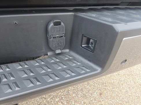 Used 2023 Nissan Titan Platinum Reserve w/ Moonroof Package AWD/4WD image 42