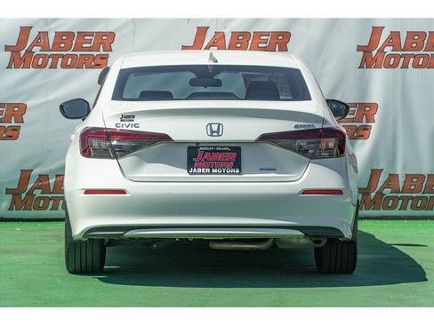 Used 2025 Honda Civic Sport image 2
