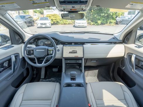 New 2025 Land Rover Discovery Sport S image 17