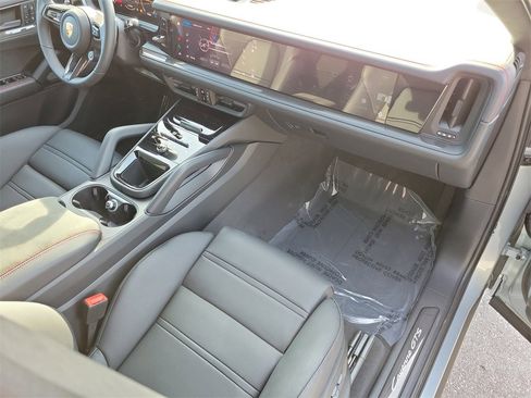 New 2026 Porsche Cayenne GTS image 19