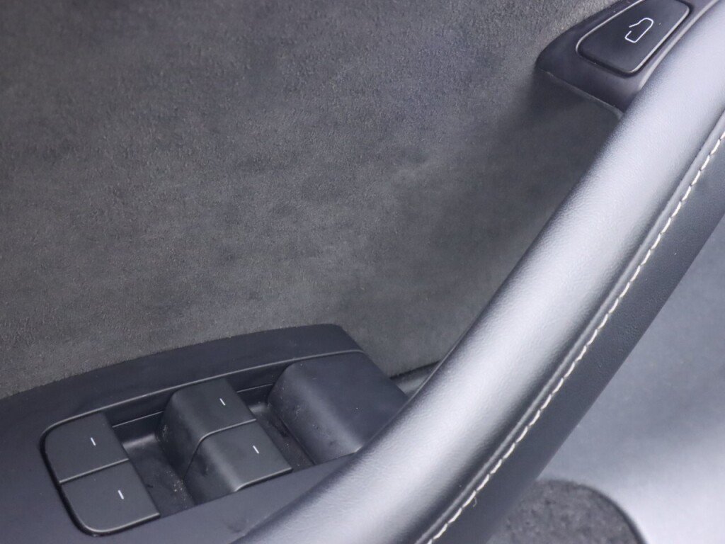 Used 2023 Tesla Model Y Long Range AWD/4WD image 27