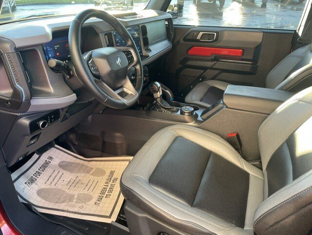 Used 2024 Ford Bronco Black Diamond w/ Sasquatch Package AWD/4WD image 4