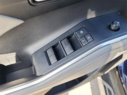 Used 2020 Toyota Highlander XLE image 12