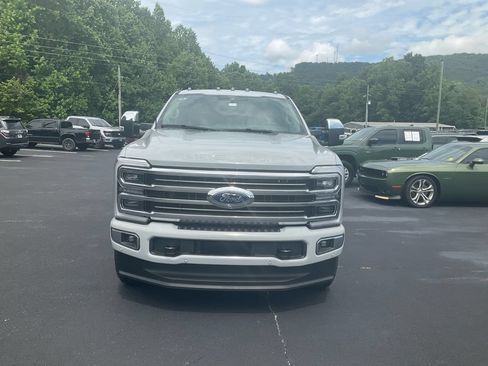 New 2026 Ford F250 Platinum w/ Platinum Plus Package AWD/4WD image 2