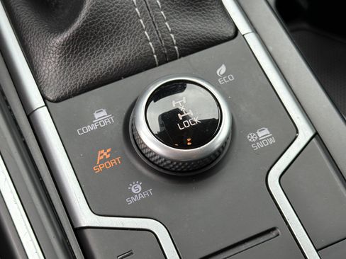 Used 2022 Kia Sorento LX AWD/4WD image 29