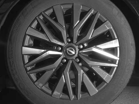 Used 2025 Nissan Altima 2.5 SV image 14