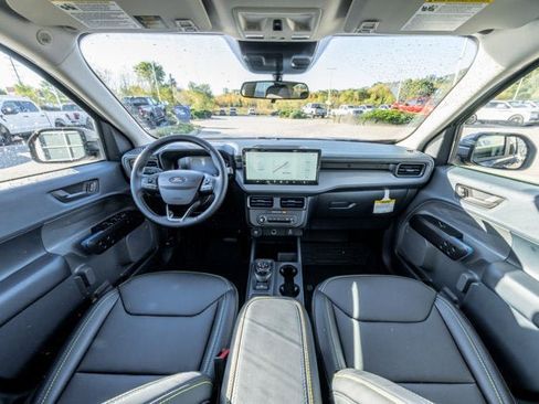 New 2025 Ford Maverick Lobo image 60