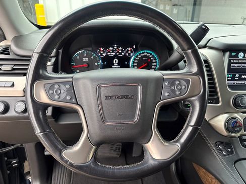 Used 2019 GMC Yukon Denali w/ Denali Ultimate Package image 18