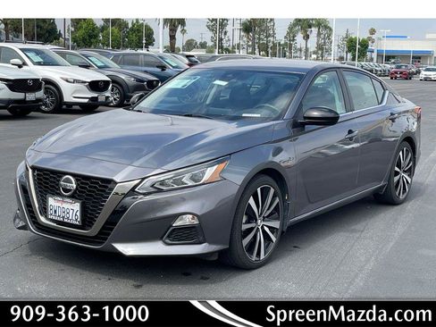 Used 2021 Nissan Altima 2.5 SR FWD image 1