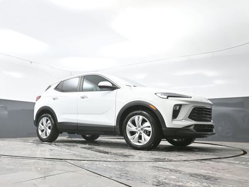 Used 2025 Buick Encore GX Preferred image 50