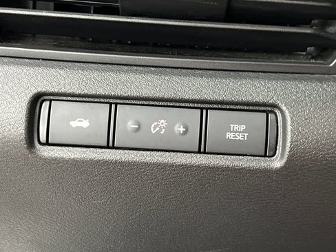 Used 2024 Nissan Altima 2.5 SV AWD/4WD image 42