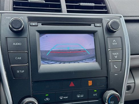 Used 2016 Toyota Camry LE FWD image 10