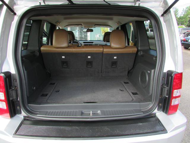 Used 2012 Jeep Liberty Limited AWD/4WD image 15