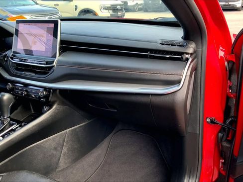 Used 2022 Jeep Compass Limited w/ (RED) Package image 16