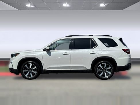 Certified 2023 Honda Pilot Touring image 2