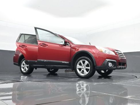 Used 2013 Subaru Outback 2.5i Premium AWD/4WD image 31