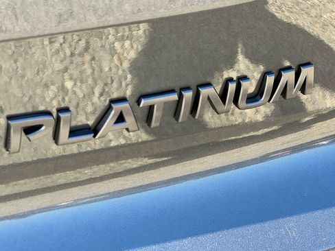 New 2026 Nissan Pathfinder Platinum FWD image 17