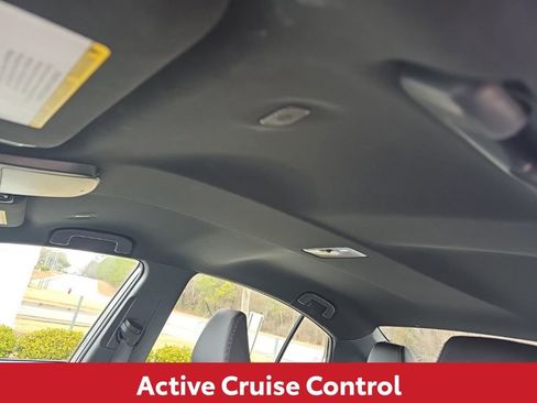 Used 2025 Toyota Camry SE image 24