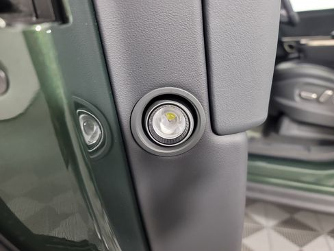 Used 2024 Rivian R1S Adventure image 32