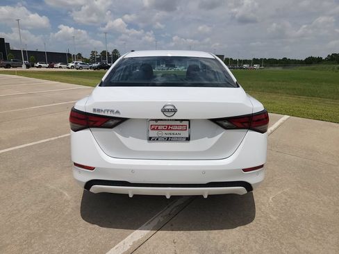 Used 2025 Nissan Sentra SV FWD image 6